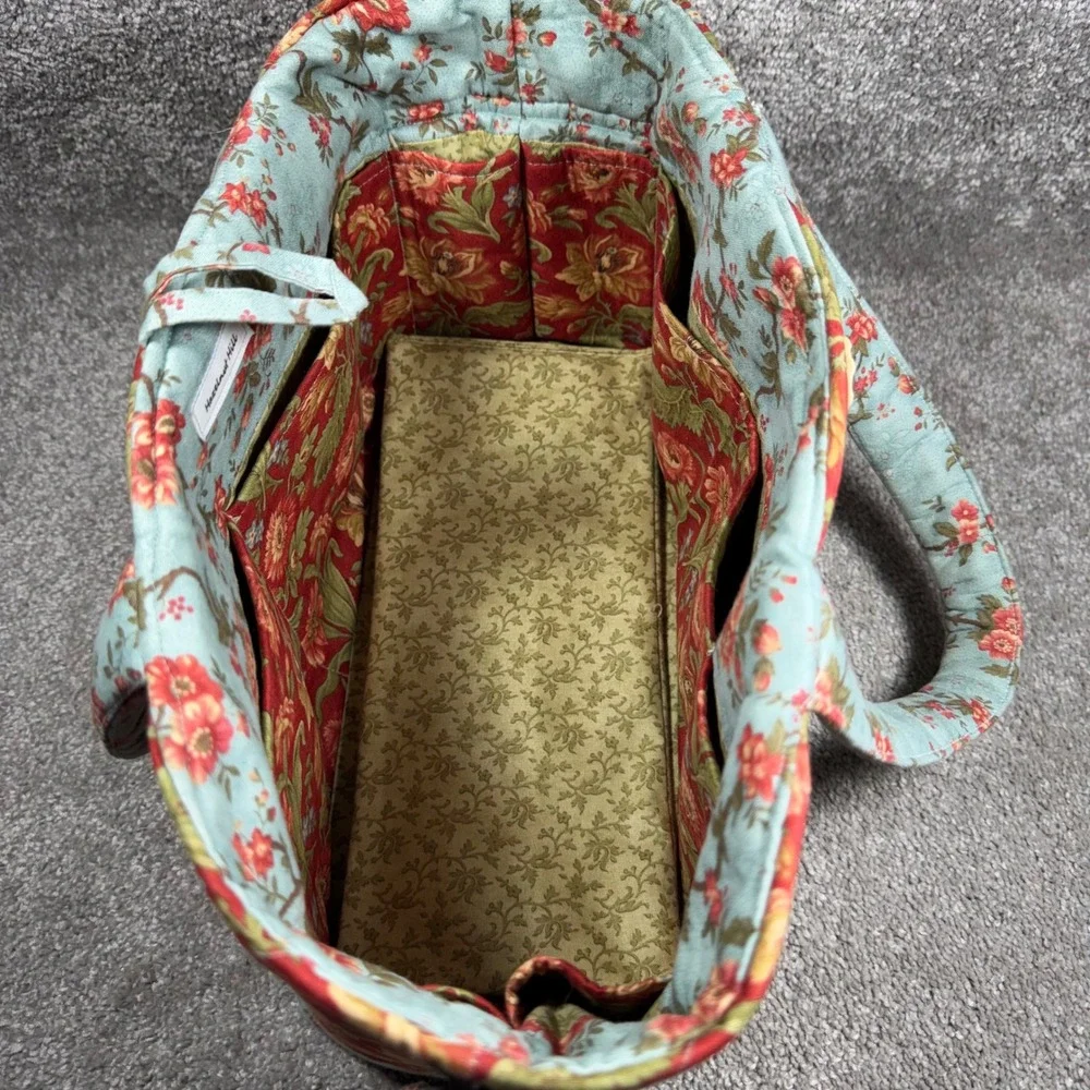 Hazelnut Hill Tote Bag Red Blue Floral Quilted Button Closure Cottagecore
